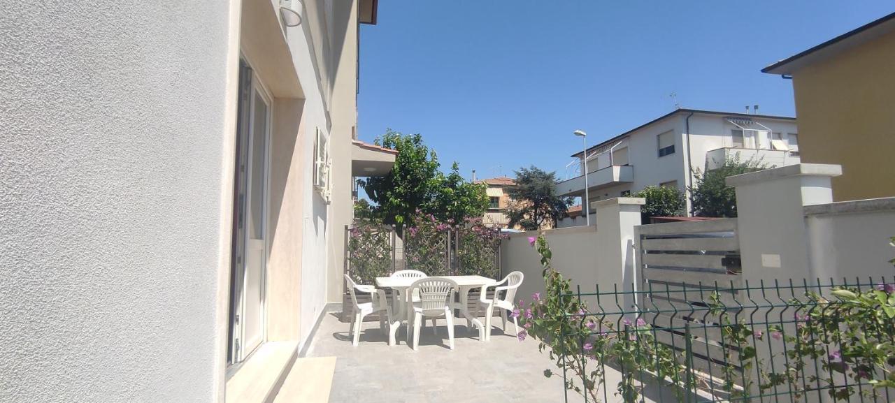Willa Casa Vacanze Lucilla Cecina  Zewnętrze zdjęcie